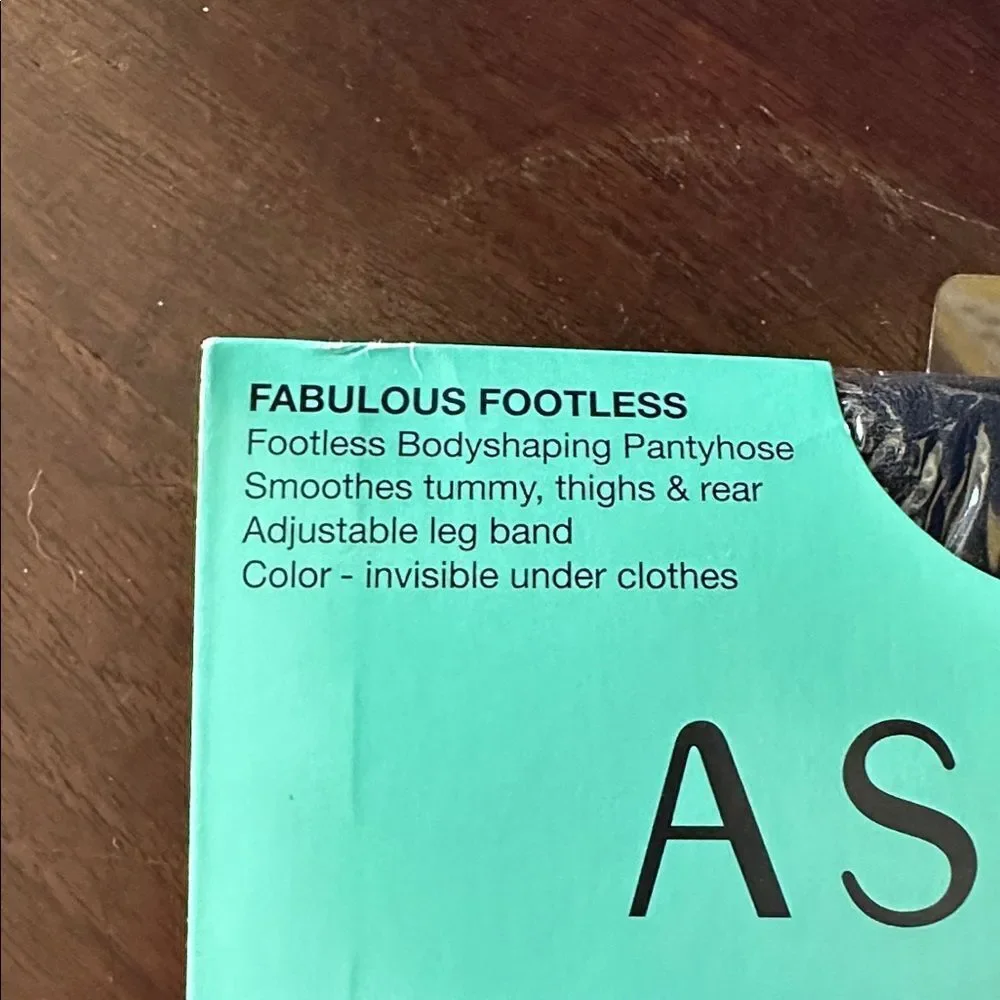 NEW ASSETS by Sara Blakely Fabulous Footless Shaping pantyhose